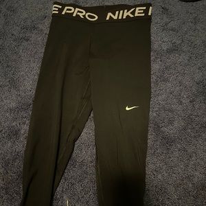 Nike Pro ankle cut leggings